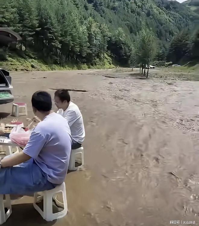 恩古莫哈遭拒努涅斯传巴萨,红军双星迁转同步反转