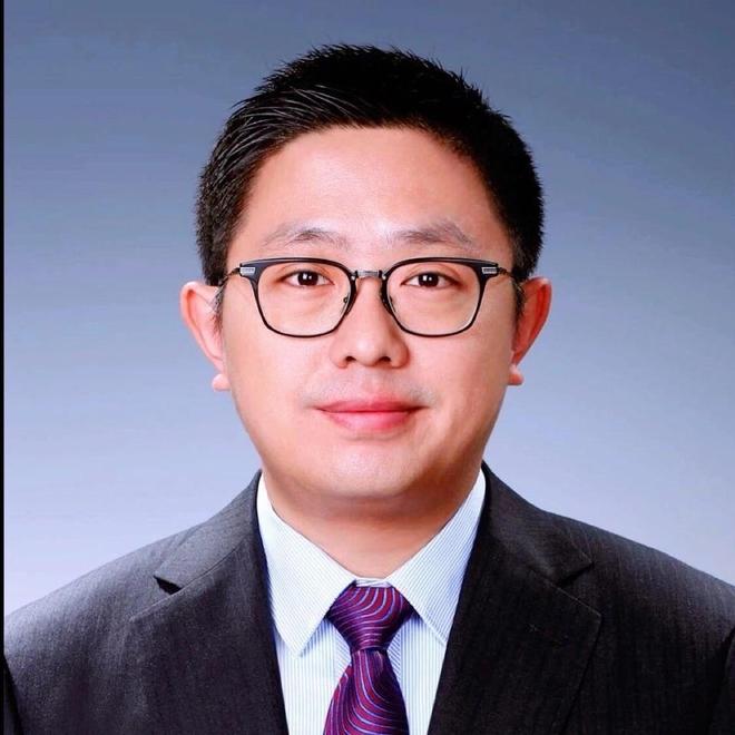 卡塞米罗：梅西是历史第一人！足球之神！我不可能防住他！